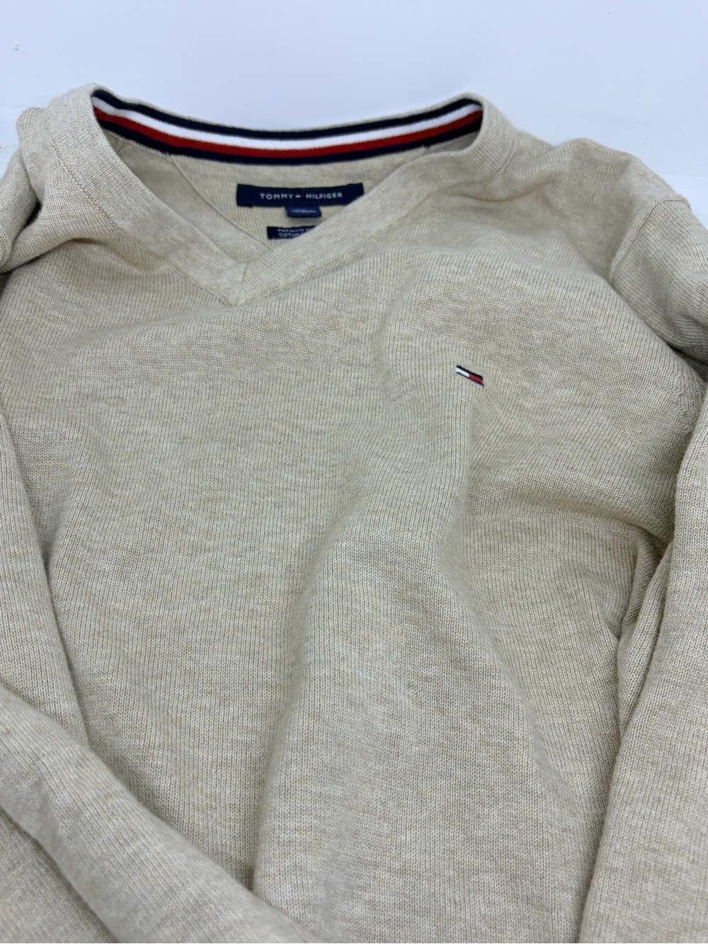 Tommy Hilfiger Men's V-Neck Sweater in Light Beige with Signature Flag